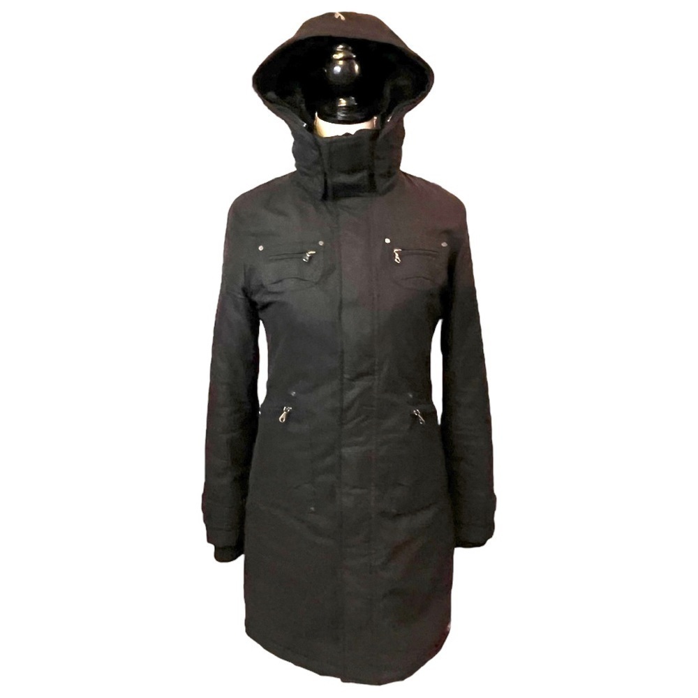 Aritzia TNA Quartz Hill Winter Parka in Black